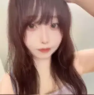 ライブでゴーゴーにいる女の子