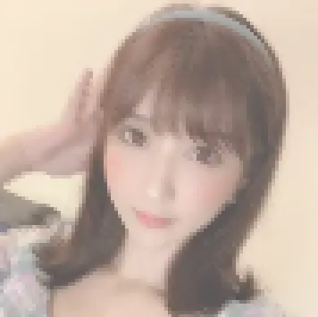 ライブでゴーゴーにいる女の子